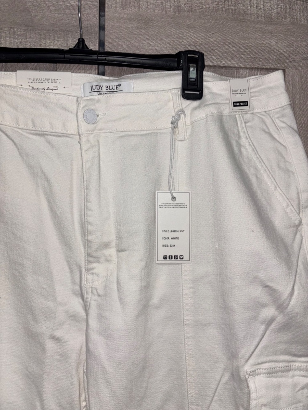 NWT Judy Blue women's cargo pants size 22 white with stretch - Picture 4 of 6